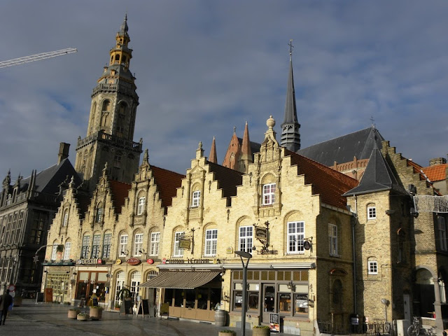 Veurne markt market Demuinck Pardon