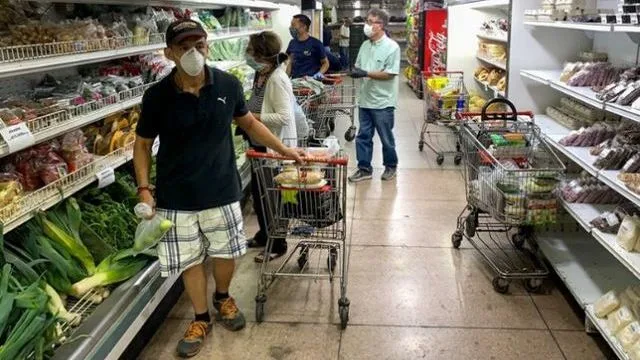 Economista Asdrúbal Oliveros: Casi el 60% de los gastos de una familia en Venezuela va dirigido a alimentos