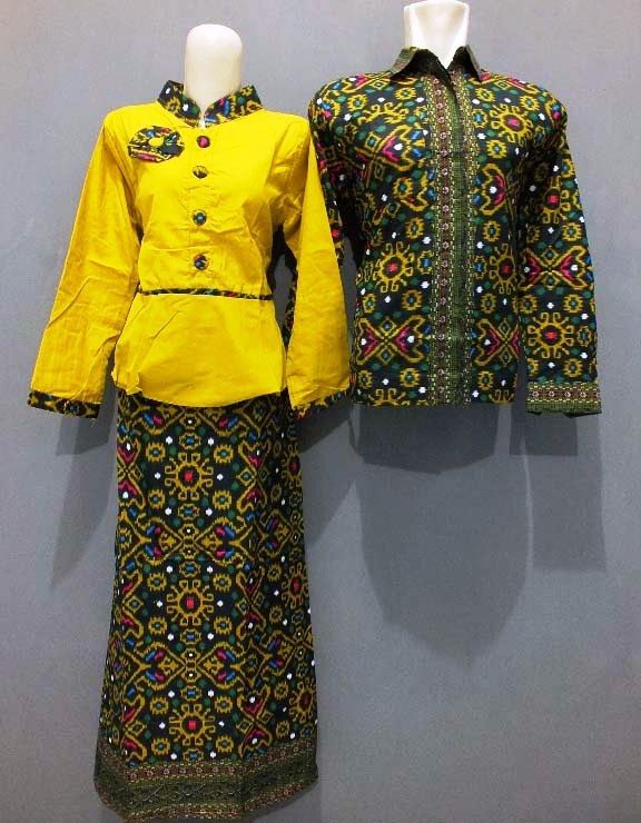 43 Model Baju Batik Couple Lengan Panjang Modern Khas ABG 
