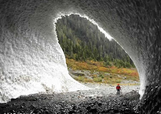 Ice Caves – Creative Photography Wallpapers