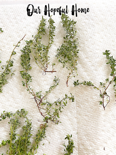 There are a few different ways to dry garden thyme at home.