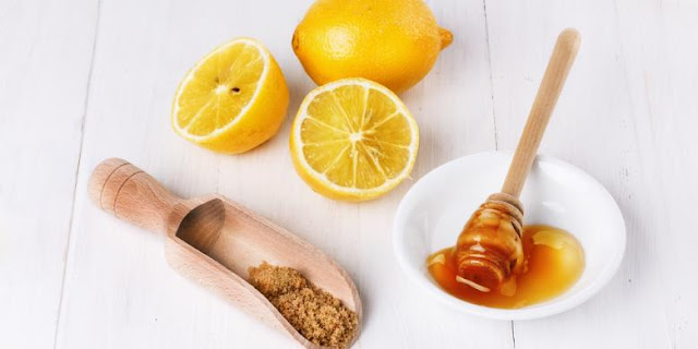 Saat Batuk, Madu dan Lemon Lebih Efektif Ketimbang Obat?