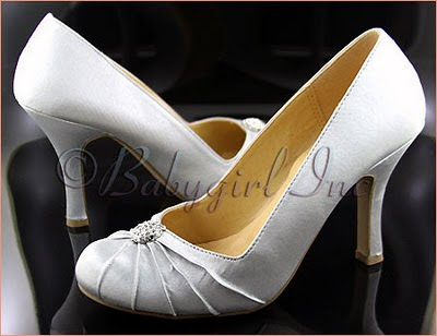 Silver Satin Shoes on Retro Shoes   Darling Pleated Satin Pumps With Round Babydoll Toes