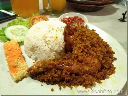 Nasi Ayam Lengkuas