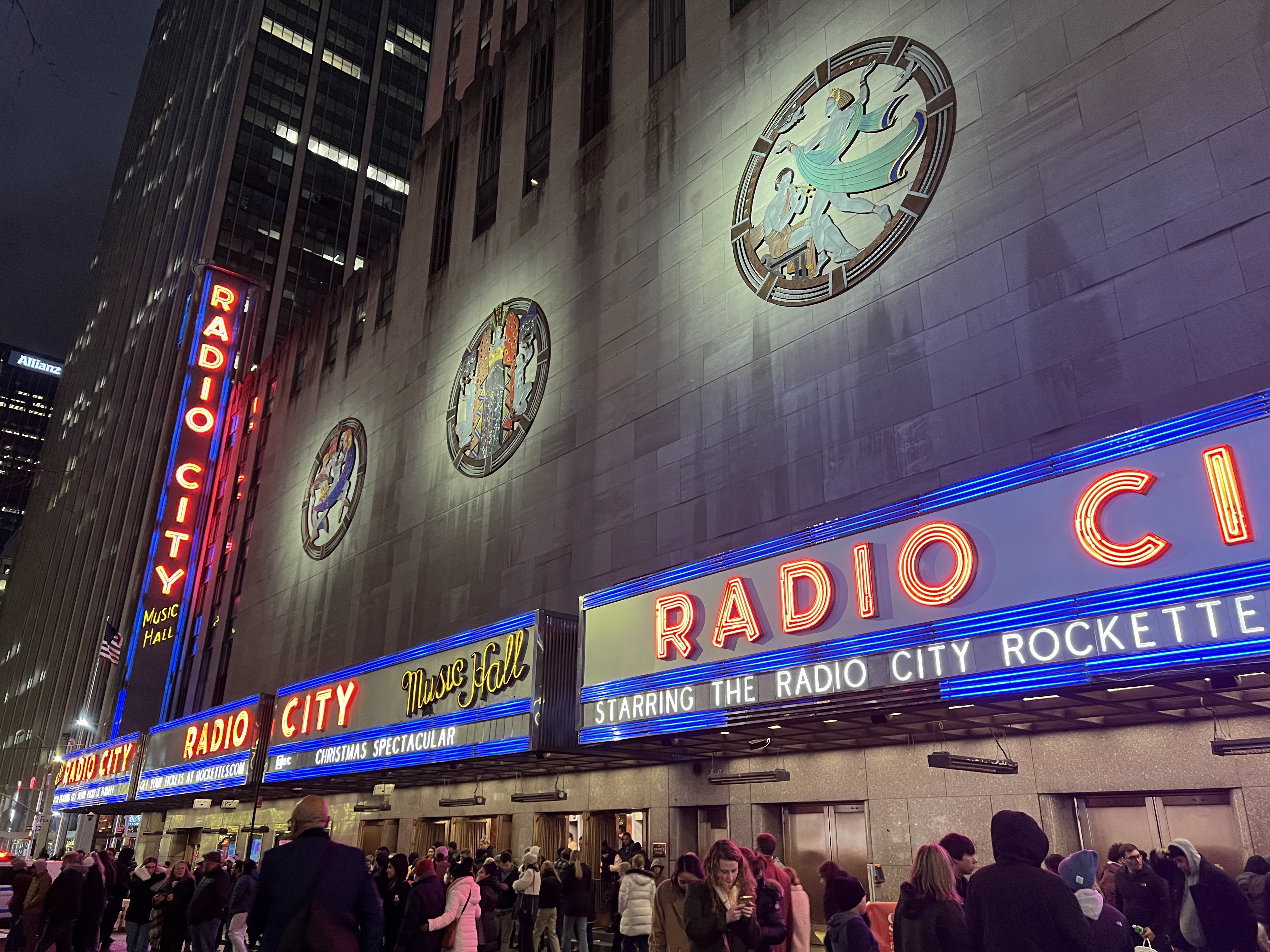 holiday activities in nyc, nyc holiday, radio city, rockettes, rockefeller, christmas, nyc travel guide