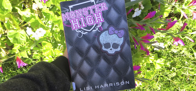 RESEÑA DE LIBRO: MONSTER HIGH LISI HARRISON