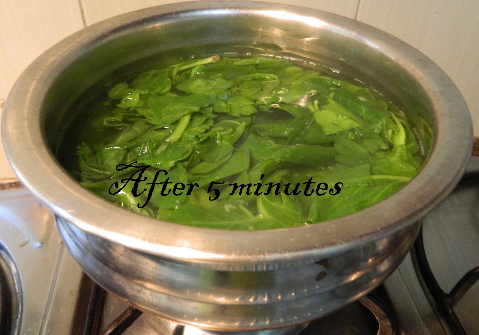 How to blanch palak and puree with stepwise pictures