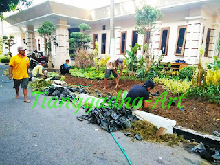 jasa membuat taman rumah tianggadha art