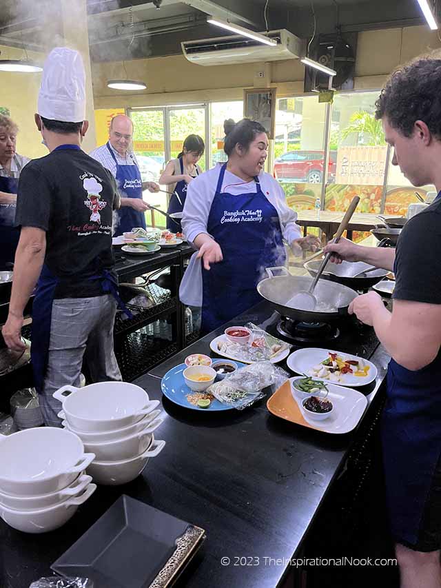 Bangkok Thai Cooking Academy, Cooking with woks, international group