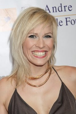 Natasha Bedingfield Blond Hairstyle