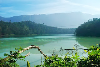 Telaga Warna in Dieng