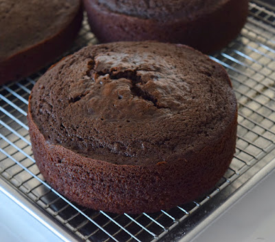 cake a deeper and darker mahogany colour, distinguishes Devil's food cake from other chocolate cakes.