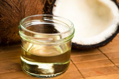  Cách tẩy trắng răng bằng dầu dừa