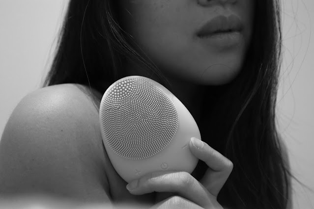 3 reasons to use a cleansing brush for a radiant skin