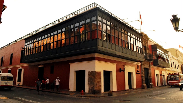 Casa de Pilatos esquina de jirón Ancash con el jirón Azángaro