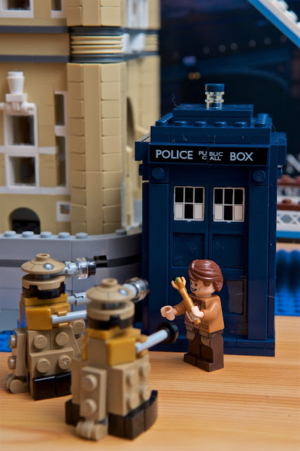 Doctor Who - Lego - Dalek Lego 21304 - TARDIS