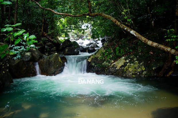 Stunning Images Show the Beauty of Da Ngam Spring