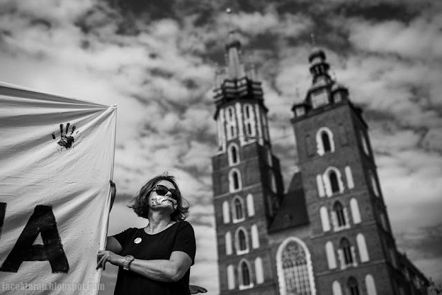 Czarny Protest, milczaca demonstracja, KOD, Krakow, fot. Jacek Taran