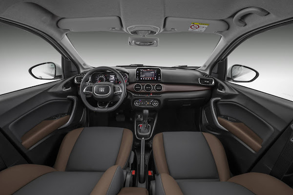Fiat Cronos 2023 1.3 CVT Automático - interior