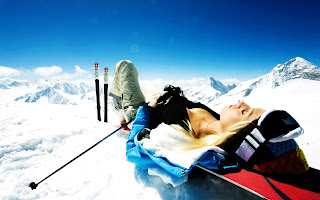 Skiing Hot Blonde Woman on Snow HD Wallpaper