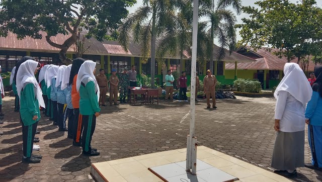 Tim Seleksi Paskibra Kabupaten Kunjungi SMA N 1 Sungai Aur