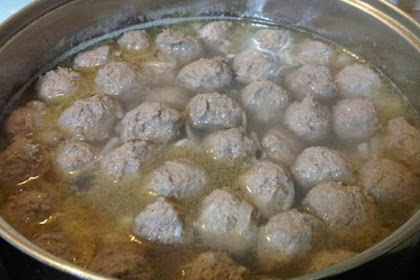 Ini dia Resep Bakso Ayam. Dengan Modal Ga Sampe Rp. 20.000 Bisa Menghasilkan 60 Sampai 70an Bakso! Cocok buat yang mau Usaha nih