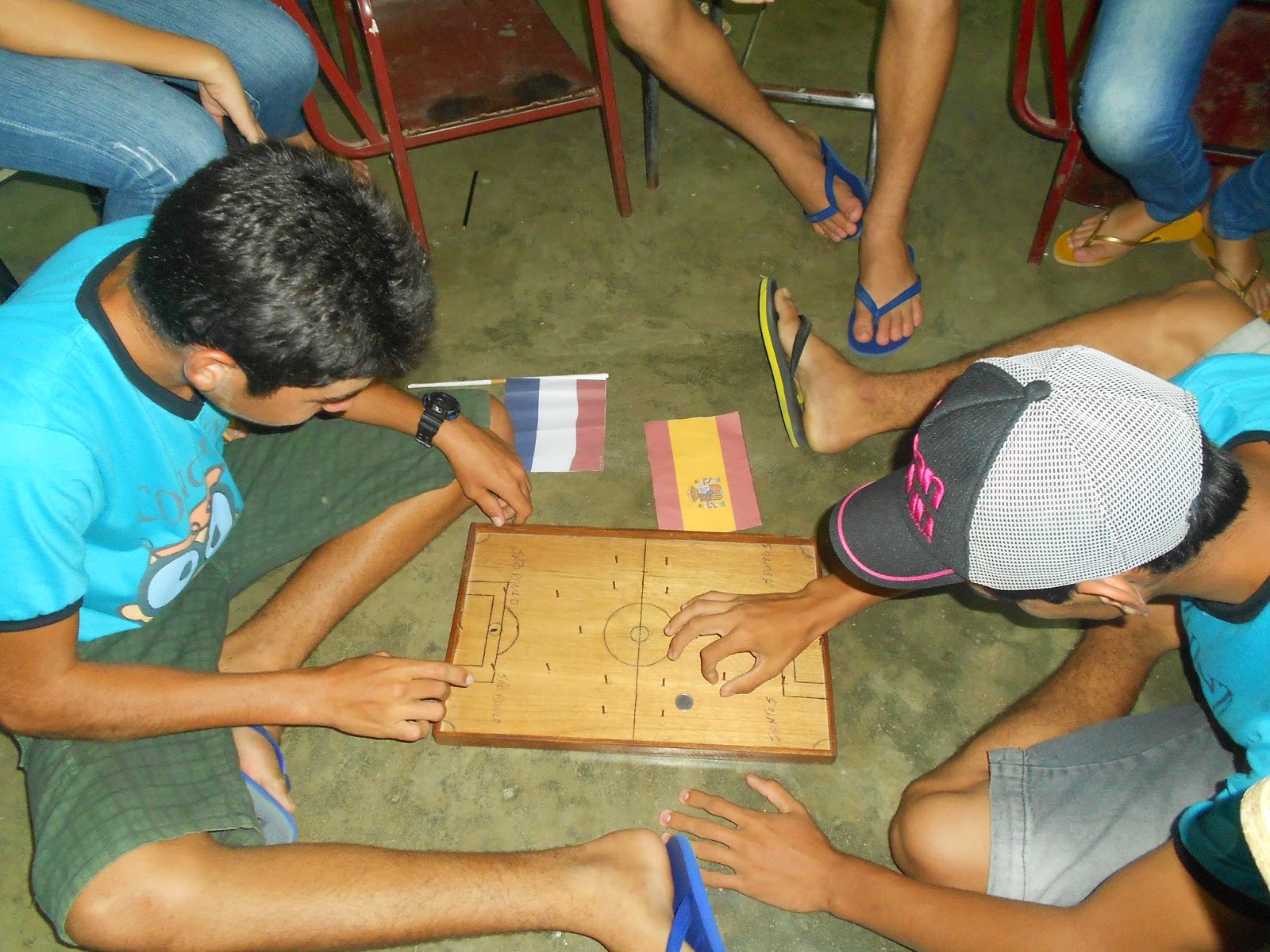 Jogo de tabuleiro da Copa do Mundo faz sucesso nas escolas