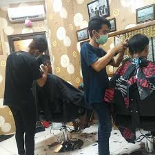 Proyek Pengerjaan Interior Barber Shop ( Slaid Barber Shop Cililitan )