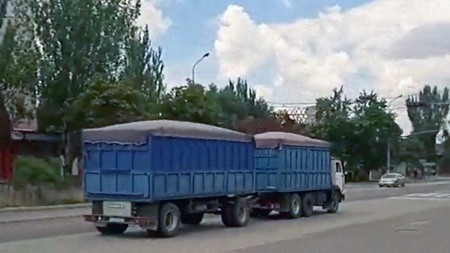 В Мариуполе замечены грузовики с украденным зерном