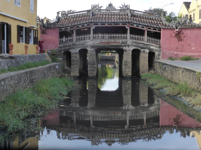 Puente Japonés Cubierto de Hoi An