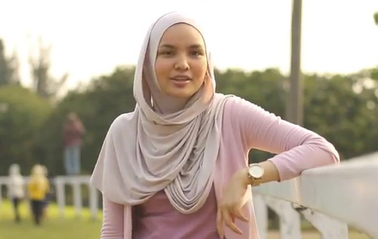 Ria Miranda Desainer Hijab Muda Berbakat ~ Gaya Busana Muslim