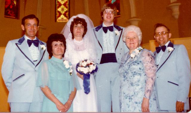 at my cousin 39s wedding I can recall wearing a skyblue tuxedo jacket