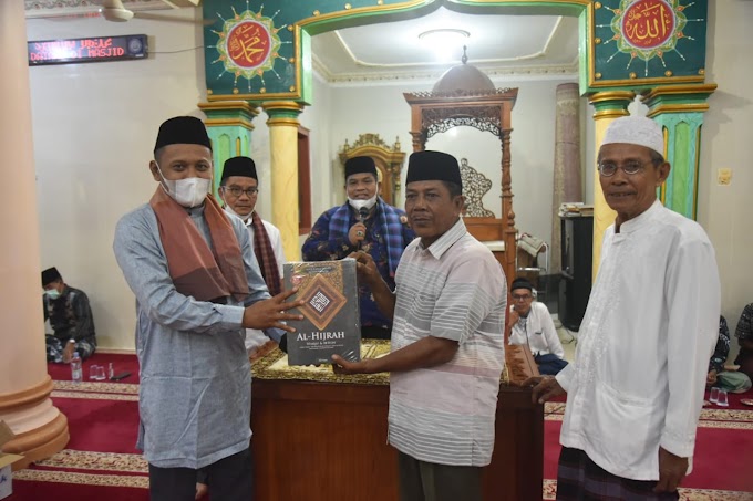 Pimpin TSR Khusus Bupati Suhatri Bur Kunjungi Mesjid Raya Luhur Syech Burhanuddin