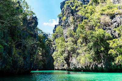 Small-Lagoon-Miniloc-Bacuit-Bay-El-Nido-Palawan-Philippines