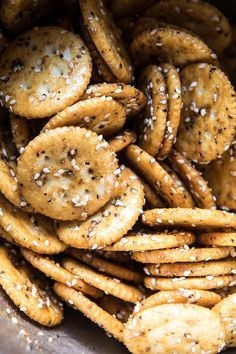Addicting Baked Seasoned Ritz Crackers