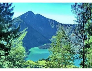 Gunung Berapi Menakjubkan di Indonesia Paling Menarik Untuk di Daki