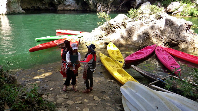 Sohoton Cave landing area with kayaks for tourists going to Sohoton Natural Bridge