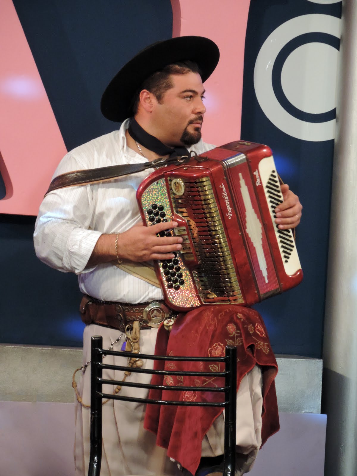 CACHITO GONZALEZ