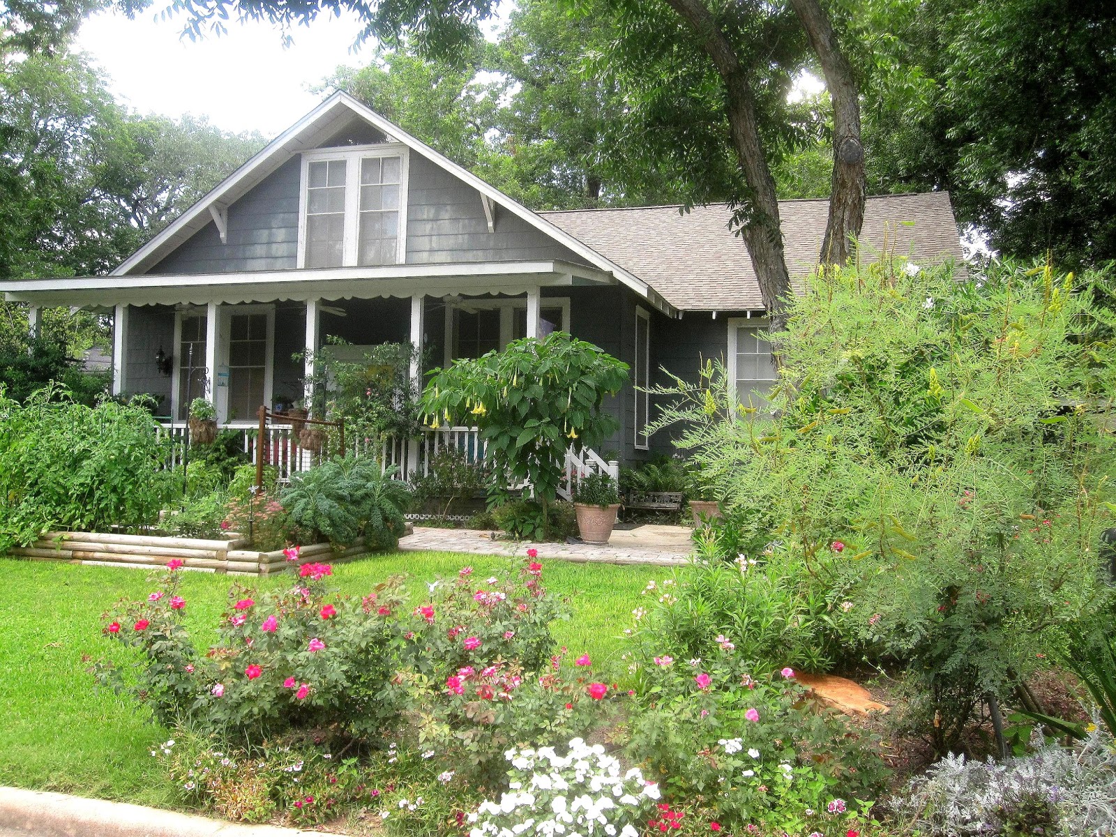 Front Yard Cottage Garden Ideas