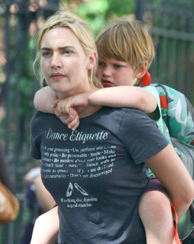 Kate Winslet just lift her child