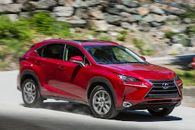 Front 3/4 view of 2015 Lexus NX 300h