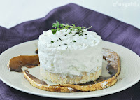 Tarta de gorgonzola con peras al balsámico