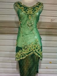 Model Kebaya Asimetris