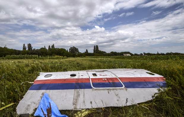 Mundo/Confirman cajas negras que misil derribó avión de Malaysia Airlines