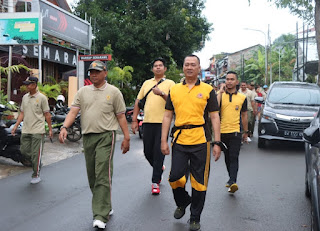 Sambut HUT Bhayangkara ke-76, Kapolres Soppeng bersama Dandim 1423 Lakukan Jalan Santai