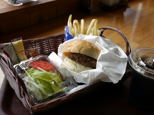 道の駅みさわ エアフォースバーガー