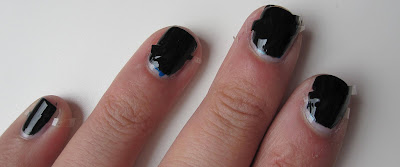 Black striped nail art | nagels-lakken