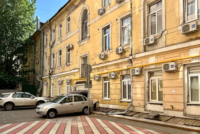 Нижняя Красносельская улица, Краснопрудная улица, дворы, бывший жилой дом (построен до 1917 года)