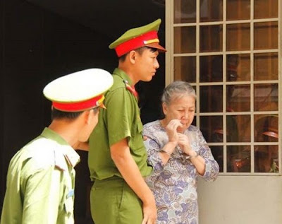 The People's Court found Nguyen Thi Huong guilty of smuggling 2.8 kg of heroin.