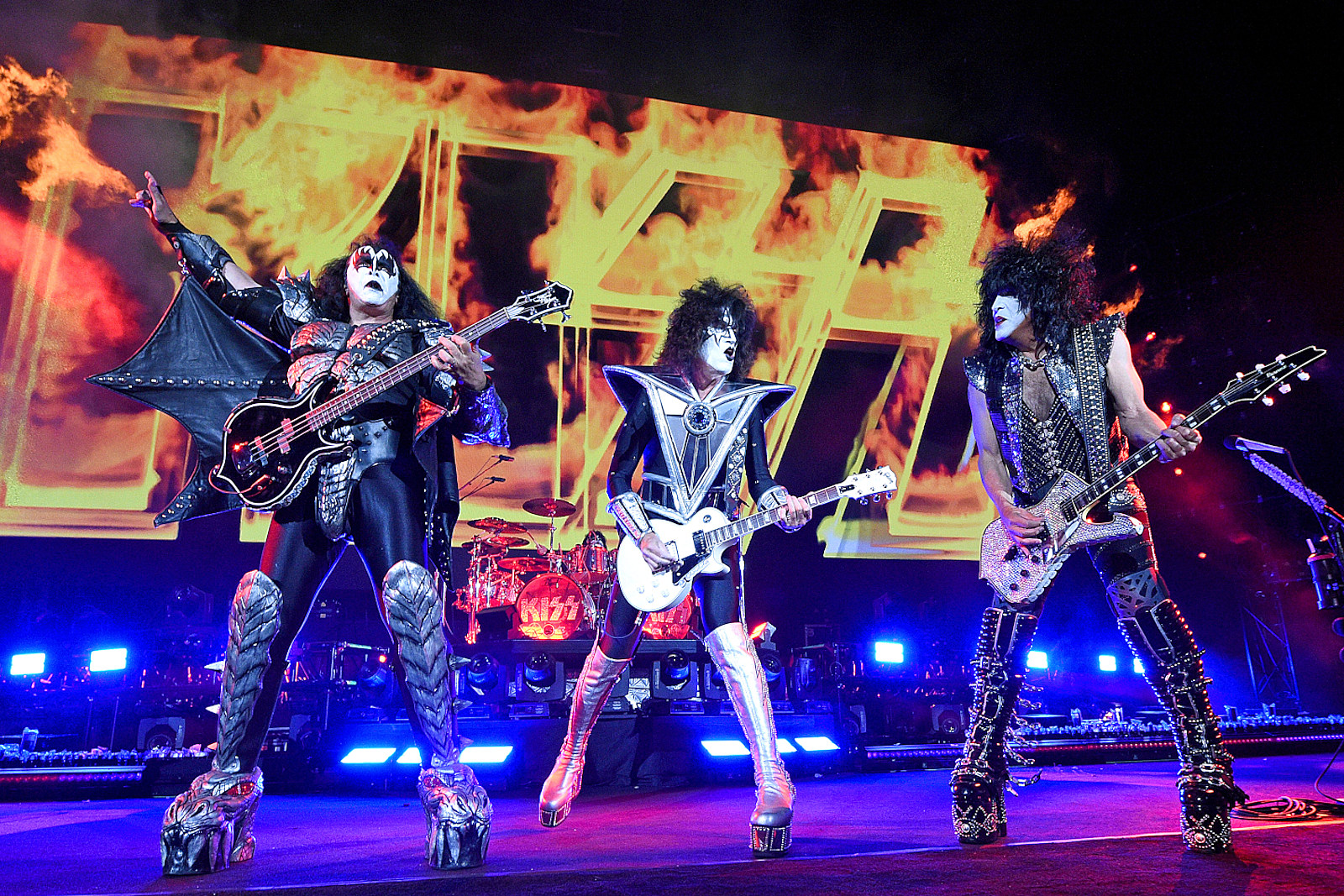 KISS add more dates to END OF THE ROAD